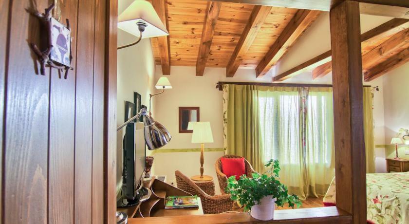 Hotel Llano Tineo Villanueva De La Vera Εξωτερικό φωτογραφία