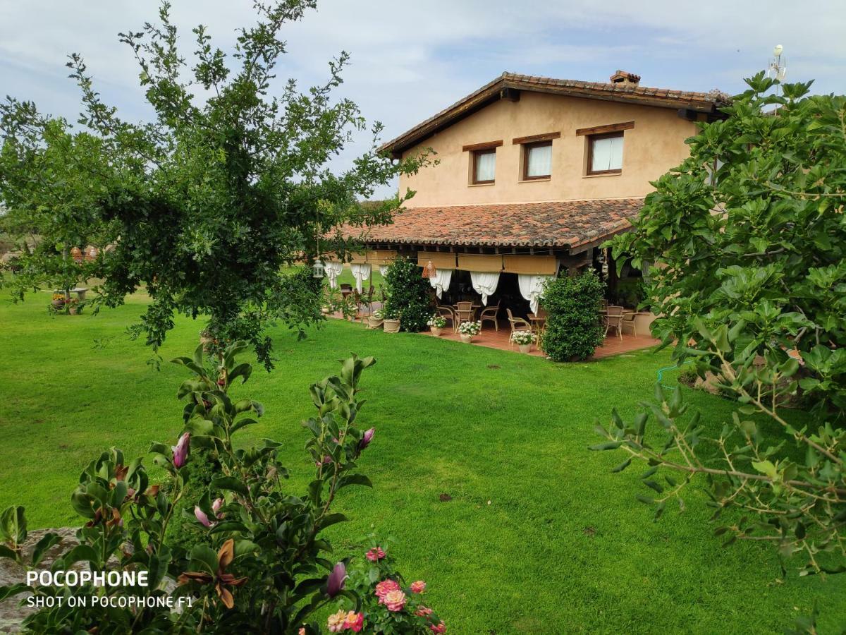 Hotel Llano Tineo Villanueva De La Vera Εξωτερικό φωτογραφία